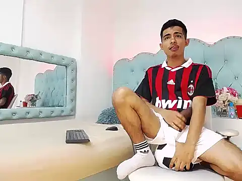 Apolo_Richards webcam