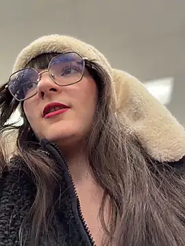 Webcam Model (urpuppymoon)  is live.Free join now!