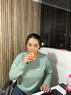 Antonella_Julieta webcam