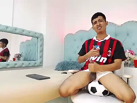 Apolo_Richards webcam