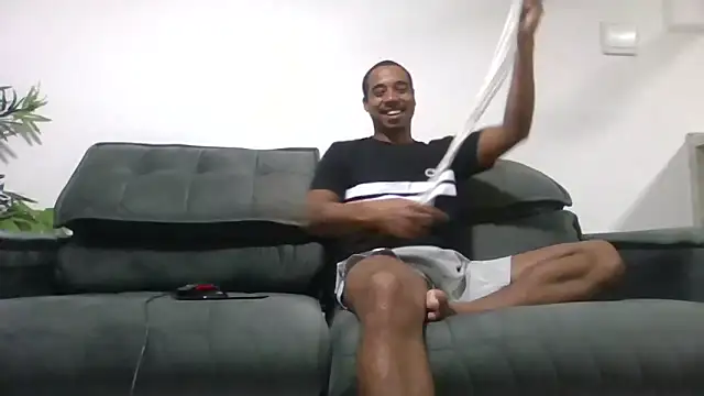 JUNINHOLEKEJR webcam