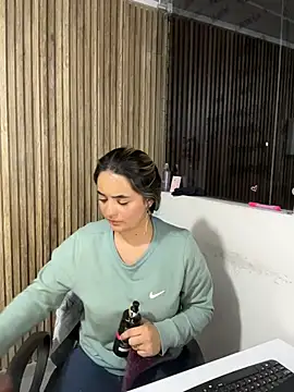 Antonella_Julieta webcam