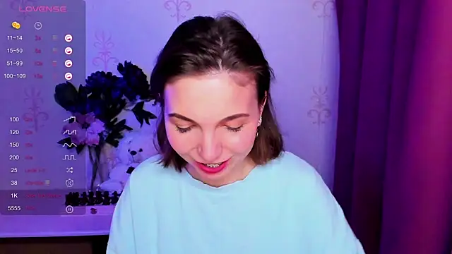 KindHazelHere_ webcam