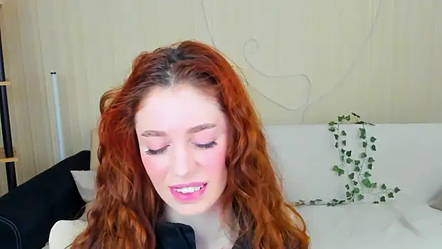 ChristinaConteeree webcam