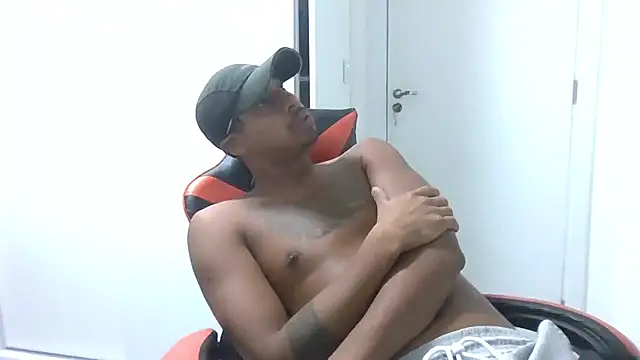 JUNINHOLEKEJR webcam