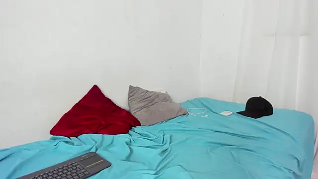 Laura_and_Kevin webcam