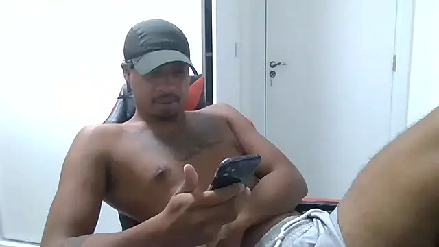 JUNINHOLEKEJR webcam