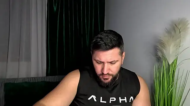 Gold_Alpha_Boy webcam