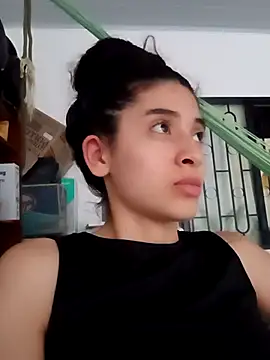 honeyhotgirl19 webcam