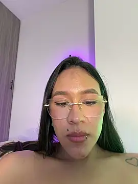 HoneyDolllXXX webcam