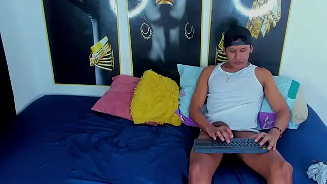 Stiven_And_CalvinHots webcam