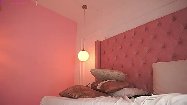 Honeyymoonn_ webcam