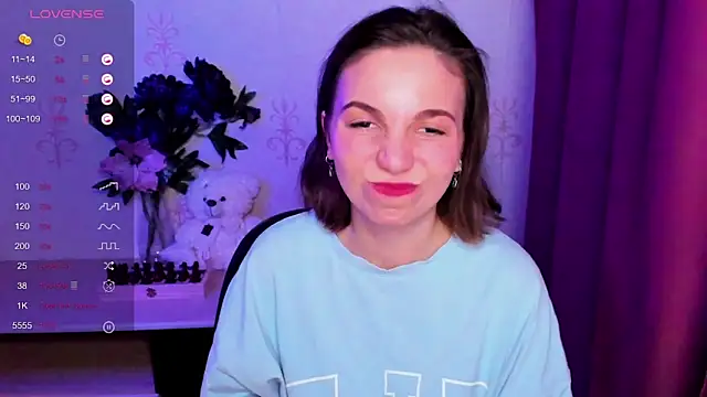 KindHazelHere_ webcam