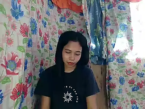 PinaySkinnyGirl webcam