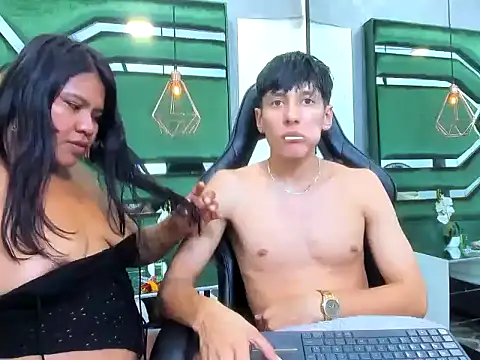 BellaAndNethan webcam