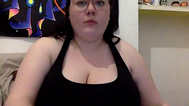 sexycurvyemilyy - Sexycurvyemilyy's free webcam - UK Sex Cams