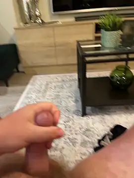 chubbybrit (M young) - Cum