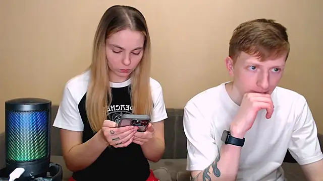 juliaanddima (G young) - naked blowjob