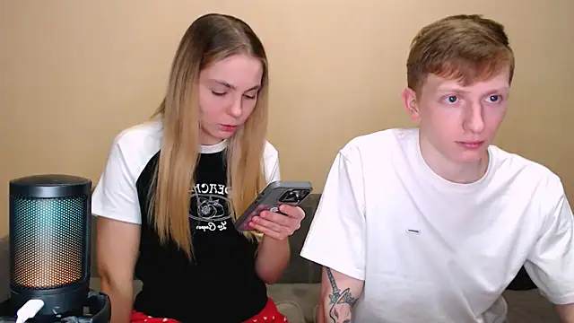 juliaanddima - Juliaanddima's free webcam - UK Sex Cams