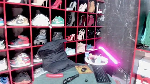 Indianbrownie webcam