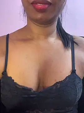 tamil_Aarathi webcam