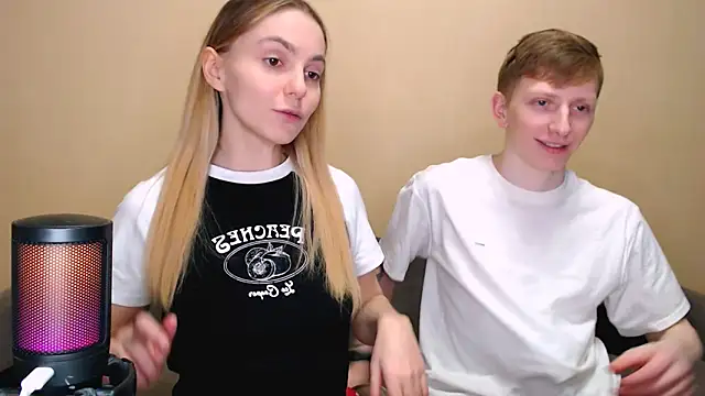 juliaanddima - Juliaanddima's free webcam - UK Sex Cams