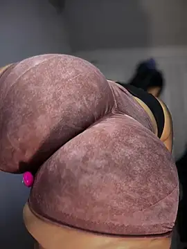 Natural_BIGASS_Nina webcam