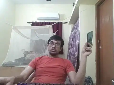 THE_NAKED_BOY webcam