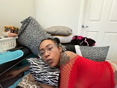 Webcam Model (RylReese)  is live.Free join now!