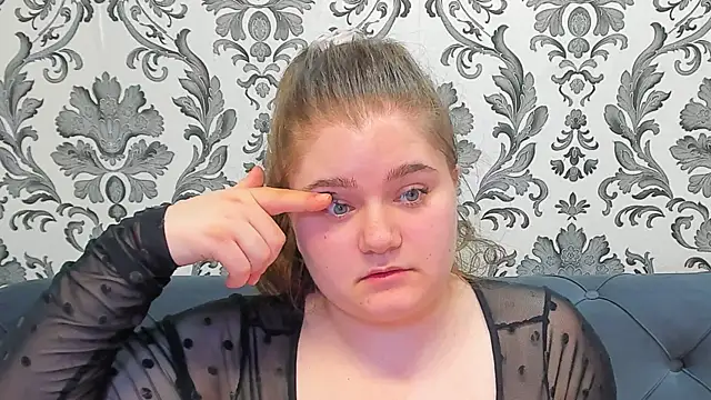 lissabigtitts - LissaBigTitts's free webcam