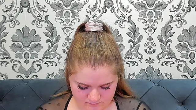 LissaBigTitts webcam