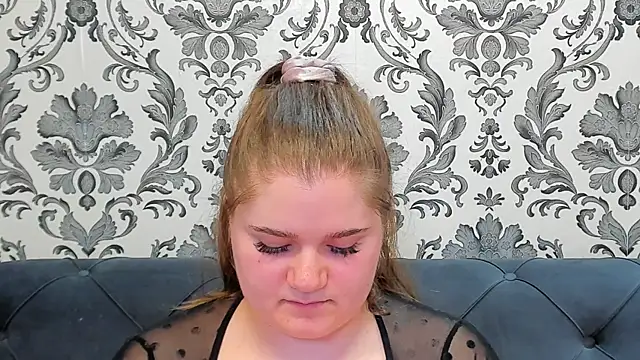 LissaBigTitts webcam