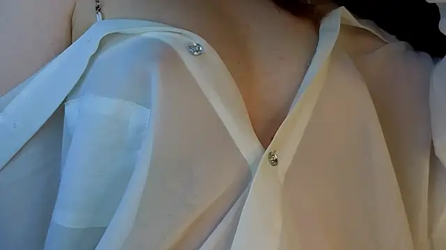 julietterain (F teen) - Pinch my nipples