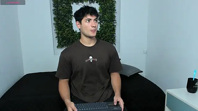 kaelswitch - KaelSwitch's free webcam - UK Sex Cams