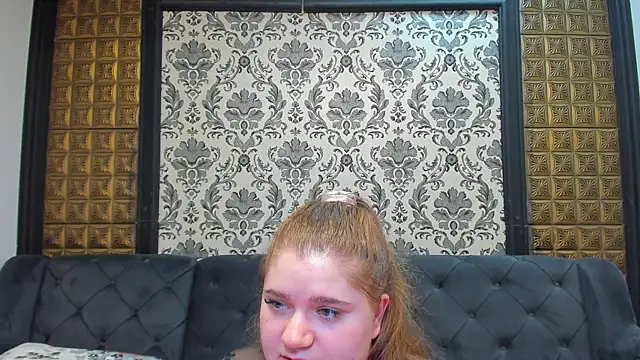 LissaBigTitts webcam