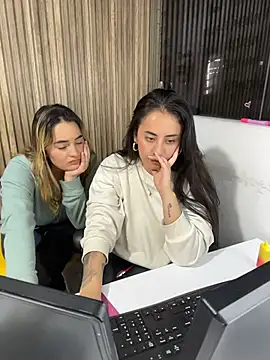 Antonella_Julieta webcam