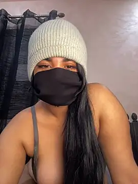 Nabila-hanouna webcam