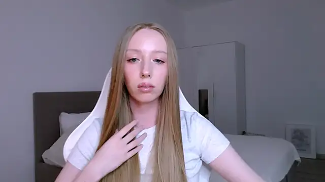 Luna_insniity webcam