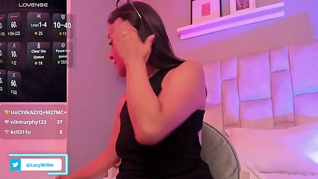 Lucy_Williiams webcam