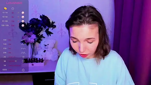 KindHazelHere_ webcam