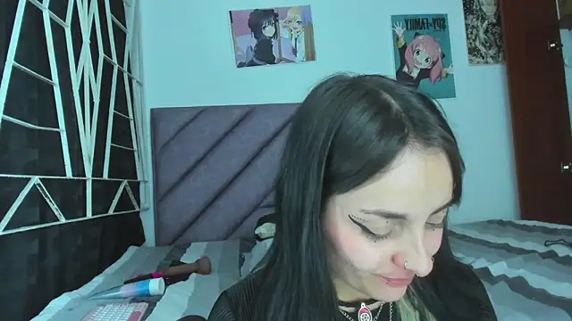 KARINNA__RAVEN webcam