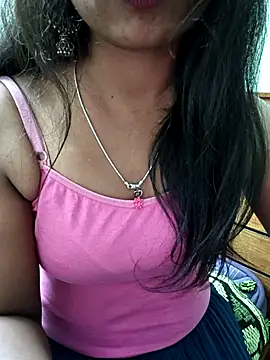 Webcam Model (aathiratamil)  is live.Free join now!