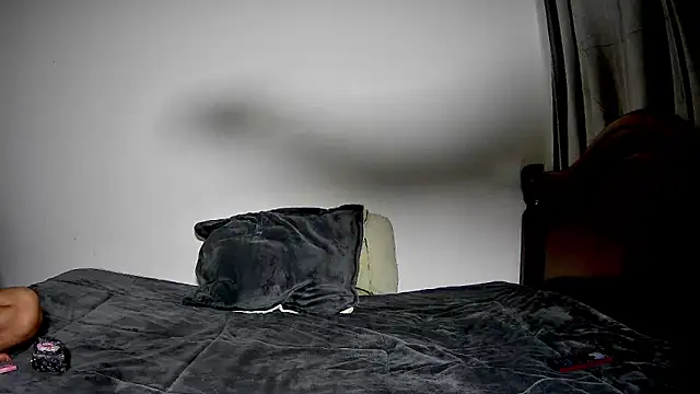 Nicolas_And_Alexa webcam