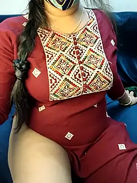 Webcam Model (SSiya-)  is live.Free join now!