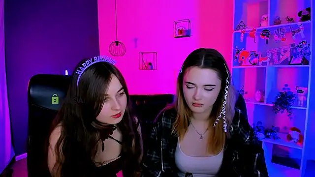 liana_kisses - Liana_kisses's free webcam - UK Sex Cams