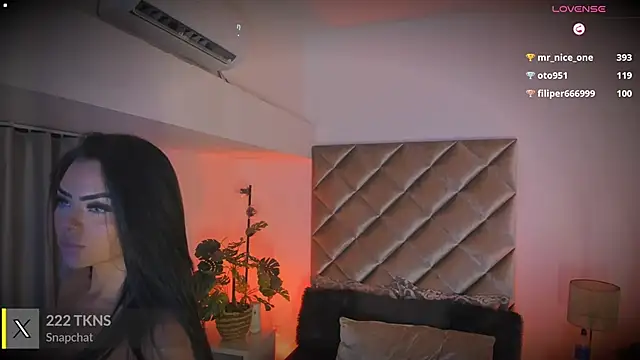 malaia_hills - Malaia_hills's free webcam - UK Sex Cams