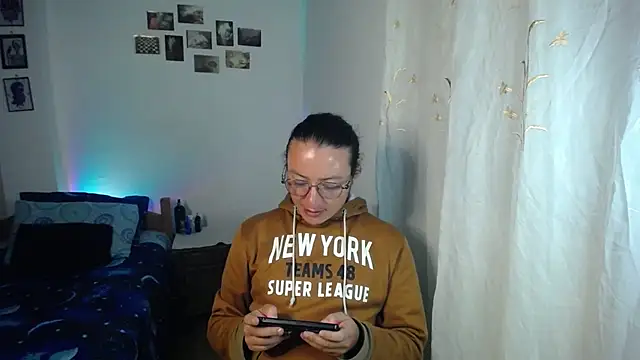 monkeywillwhite webcam