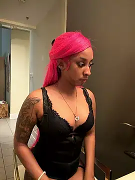 Webcam Model (Your_Paris)  is live.Free join now!