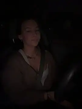 AllesandraLove webcam