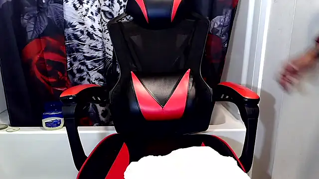 TattedRasta2x0 webcam